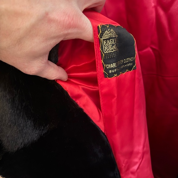 Luxurious Black Fur-Trimmed Trench Coat - Picture 5 of 8